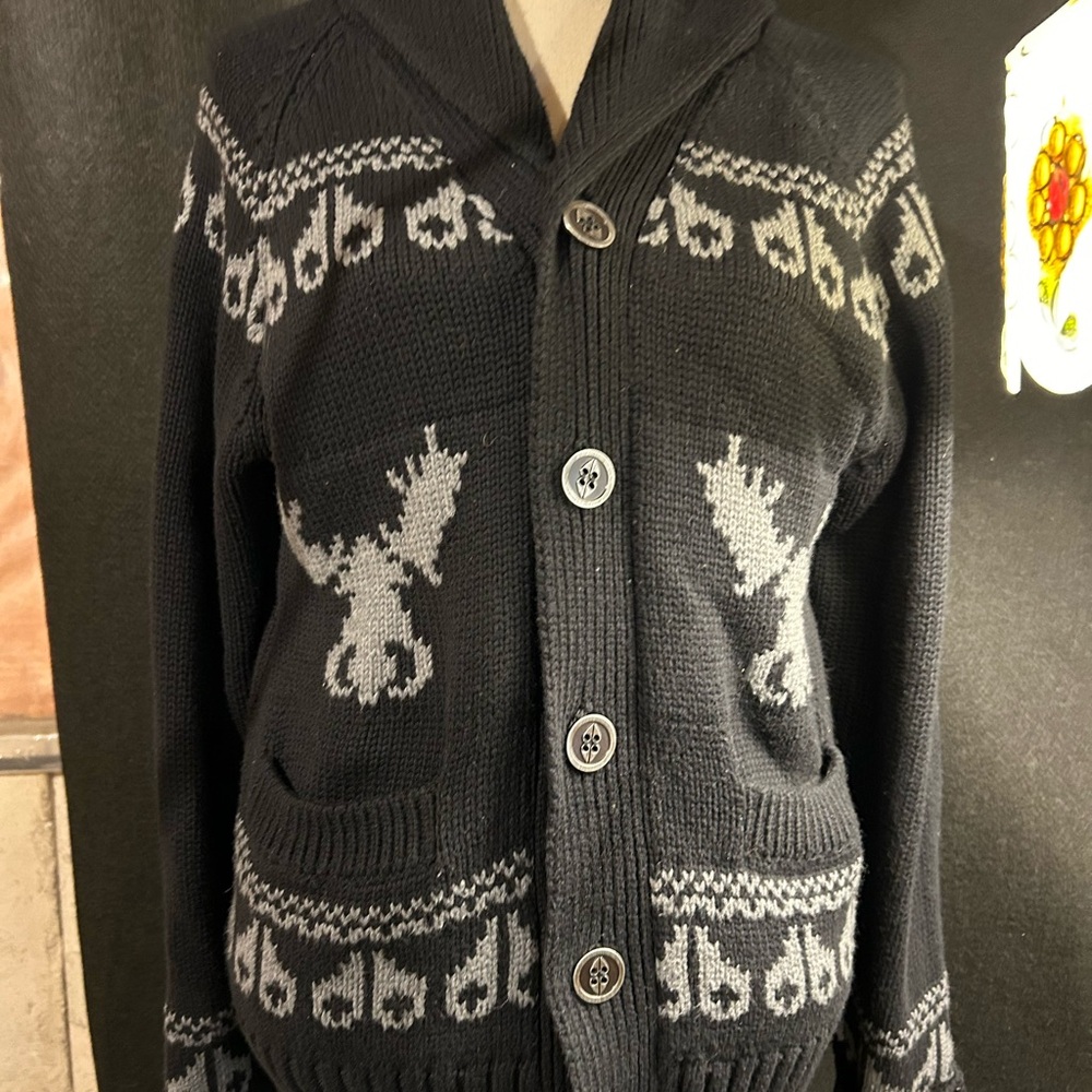 Moose Knuckles Knit Sweater Button Cardigan Men's Size XL.